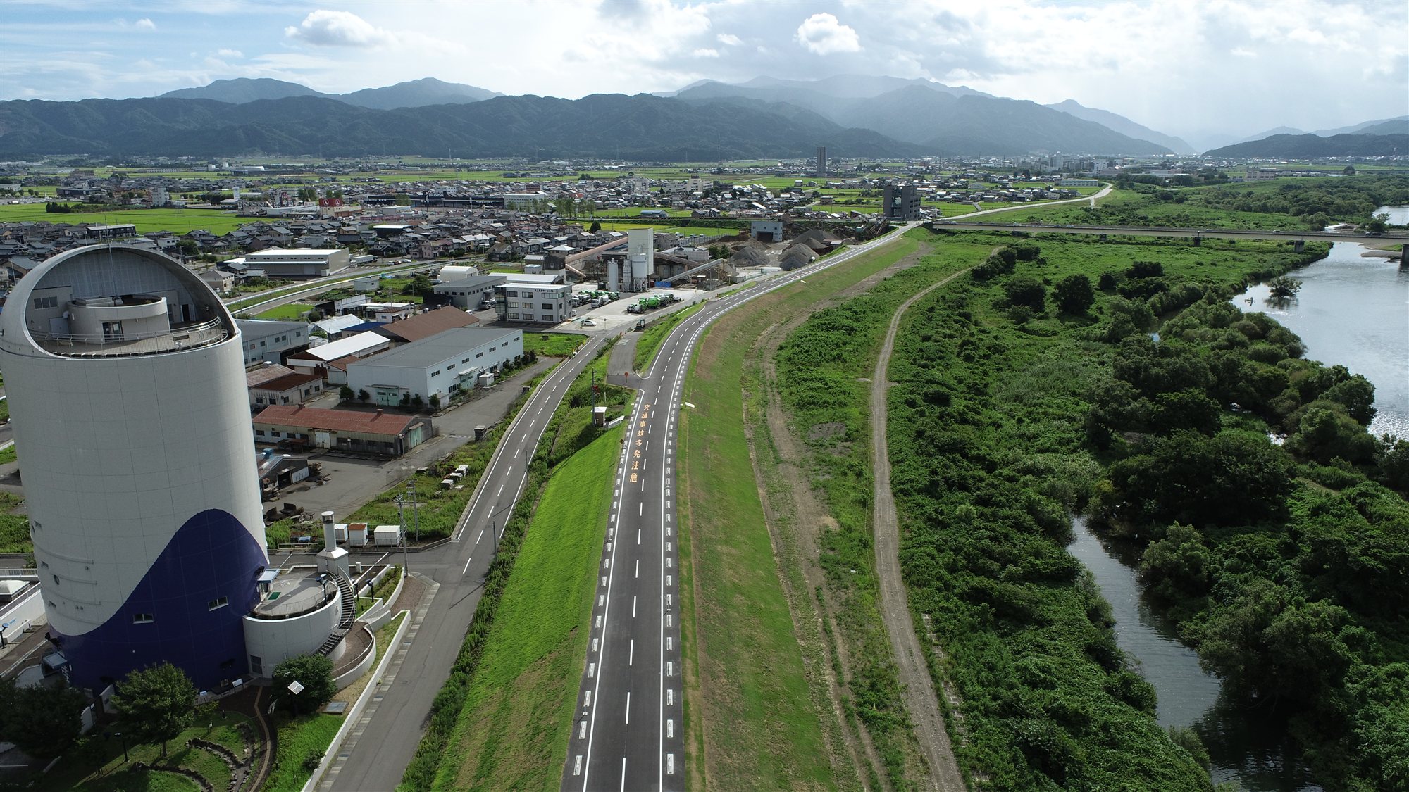 九頭竜川上野本町地区堤防拡築工事