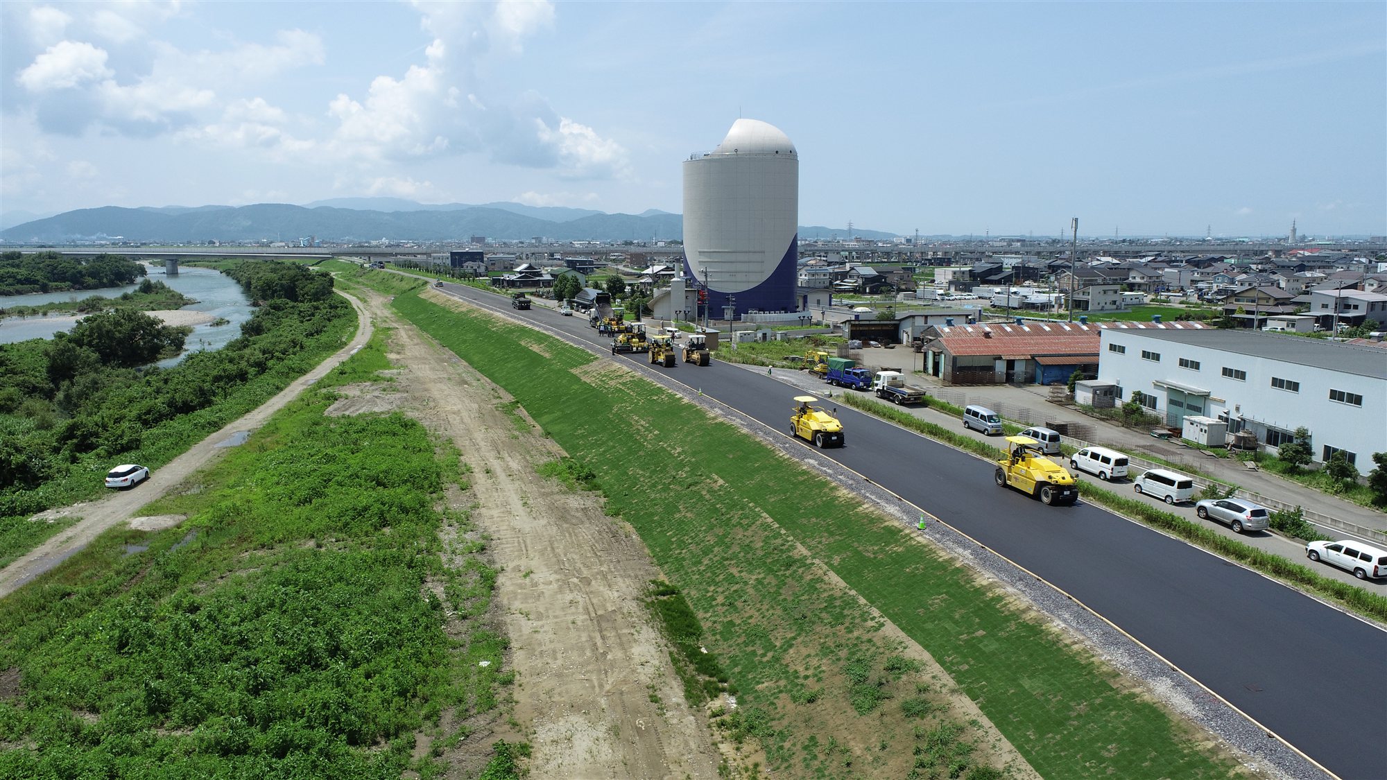 九頭竜川上野本町地区堤防拡築工事